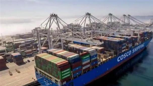 中美关税战升级再升级，美国瞄准中方新目标，李嘉诚该醒醒了