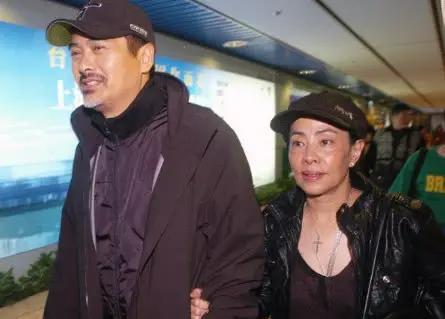 李连杰与成龙：功夫人生的两极镜像
当62岁的李连杰因甲亢浮肿被网友戏称“像80岁