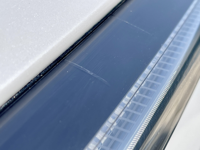 新款ES6尾灯无故出现裂痕
类似无故尾灯出现裂痕不是我一个人，有相同案例，去服务