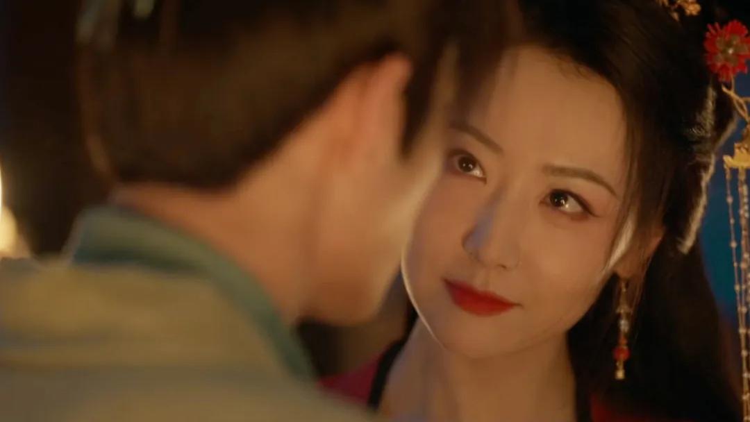 女演员长相有多重要？39岁的白冰一出场，才知道什么是风情万种