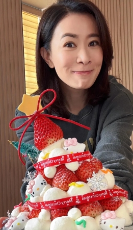 佘诗曼晒美照，你喜欢她吗