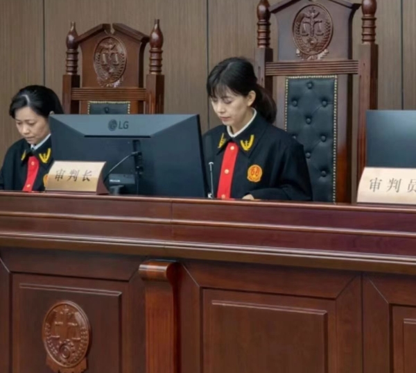 打工女子王某与孔某相恋，为其生下女儿后，竟发现孔某早有家室。伤心分手后，王某独自