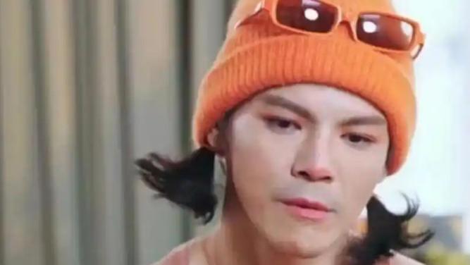 “时尚是个圈，向佐早玩转”——19年前的写真照，揭秘向佐的时尚先见之明