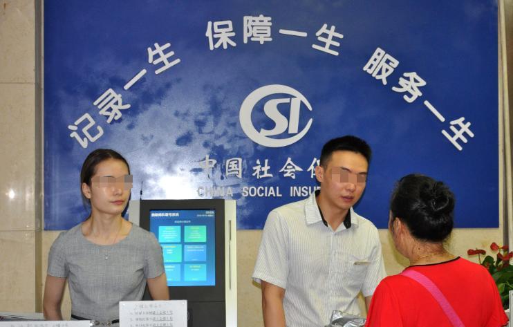 全员缴纳社保这事，没有你想的那么简单，它背后至少隐藏着3个复杂博弈，会影响我们未