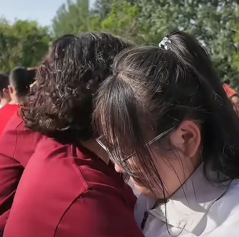 高考过后，家长要看清事实了
今年的高考，没有一科不难的，全部超过了往届。难的超乎