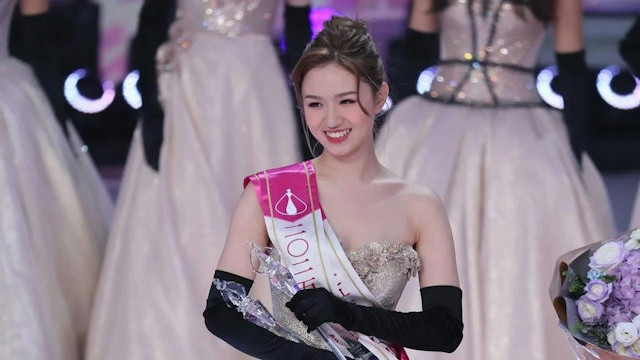 她是2025香港最上镜小姐，心善有才情商高，漂亮妈妈是明星经纪人