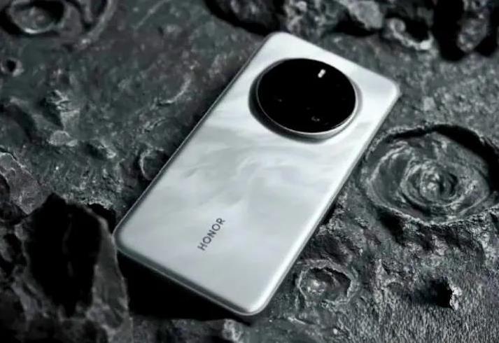 荣耀Magic7 Pro此次的降价幅度着实惊人，12GB + 256GB版本竟然