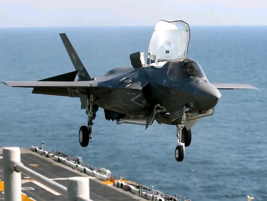 老美出品、英属F-35B隐形舰载机这下丢人丢大了。不但因故滞留印度的时间已长达1