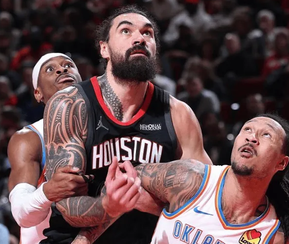 2026年NBA全明星赛东西部首发名单正式公布。
火箭内线史蒂文-亚当斯获得16