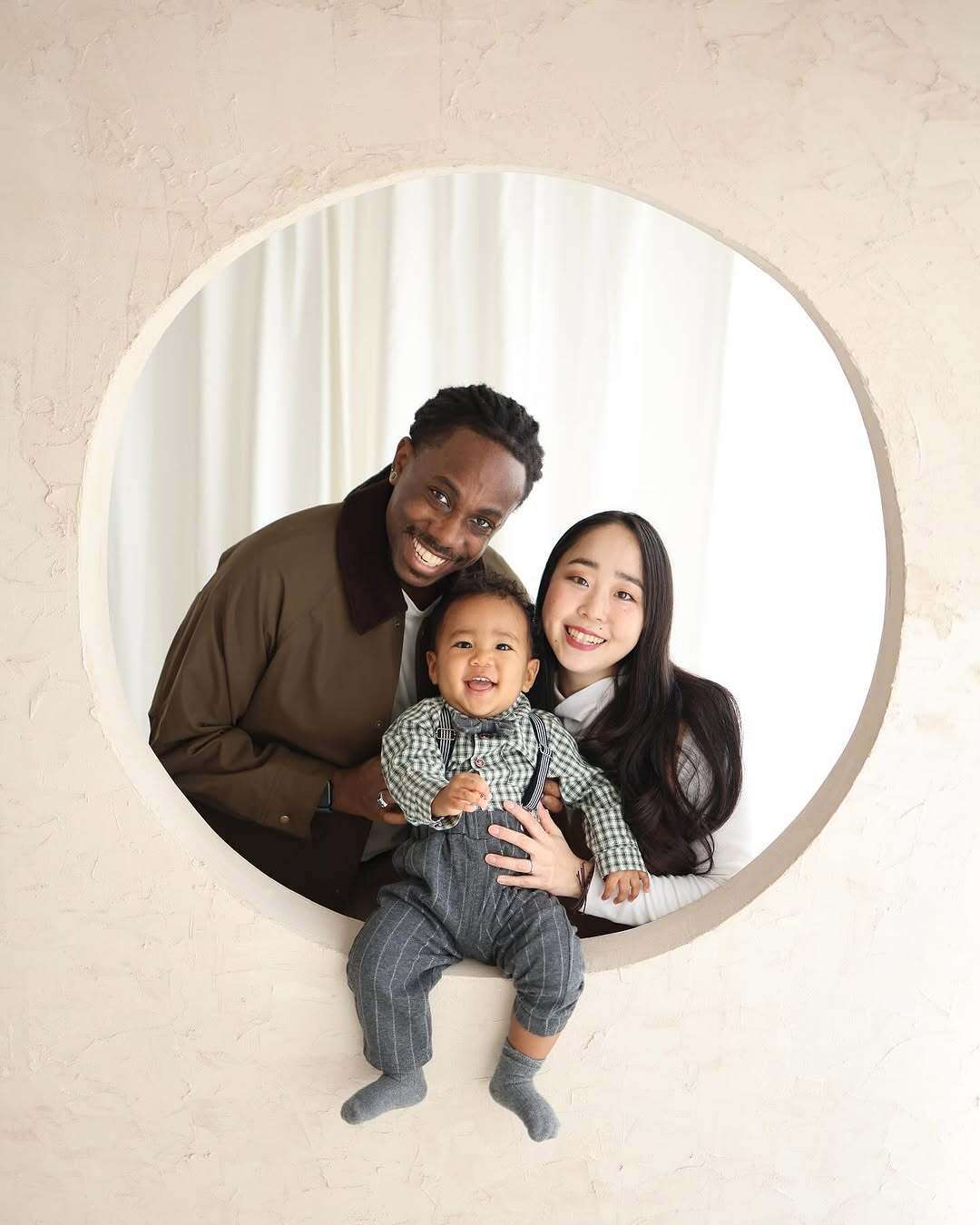 非洲人民是朋友，挺好的三口之家。