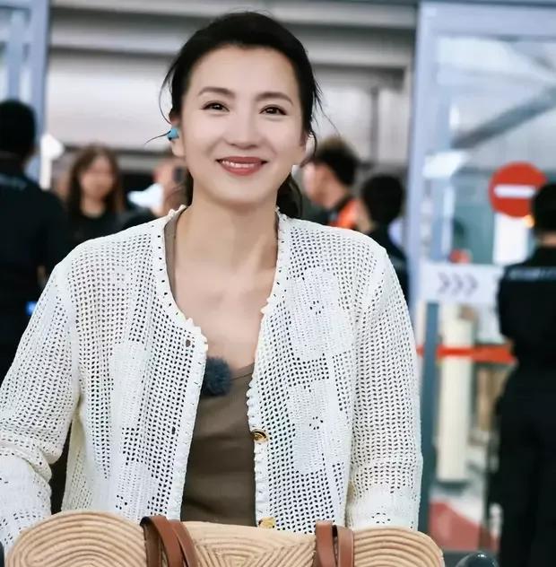 “万人迷”：31岁嫁百亿富豪，“消失”11年复出，如今怎样了。
看到陈好出现的一