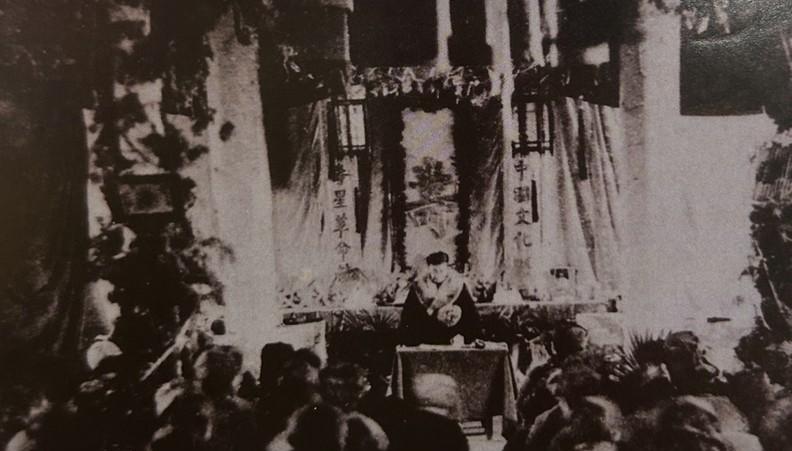 1948年12月30日，华北大学为吴玉章举行70岁祝寿会，作为校长的吴玉章在会上