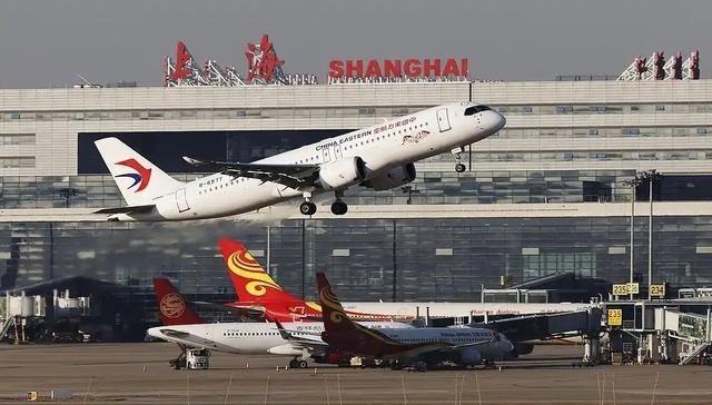 9900万美元一架的C919刚把香港航线飞成日常，就有人喊 “造出来才发现不值”