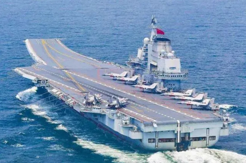 美国老旧航母南海撒泼对峙，结果被中国航母逼退，被台媒形容为“纸老虎”，仅仅出海1