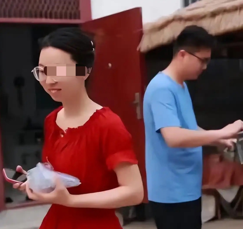 许勇最后时间田V的态度
许大哥识破龅牙逆子真面目的时候，好多主播也都知道，所有主