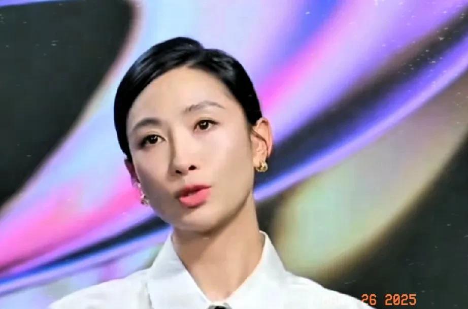 陶昕然勇敢分享童年创伤！
陶昕然结婚生子后，跟妈妈聊起自己9岁时差点被坏人侵犯的