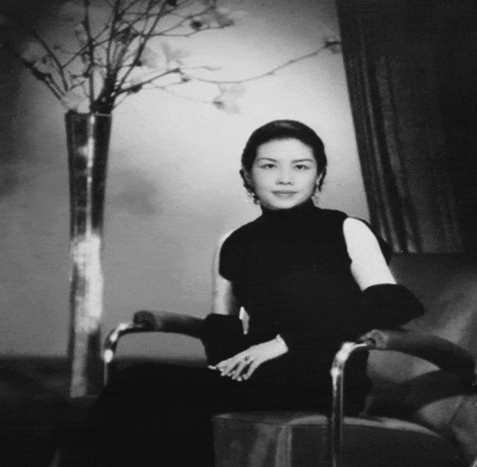 风流才子张伯驹看上了青楼花魁，当即就掏口袋，准备花重金把美人带回家。谁知道一向爱