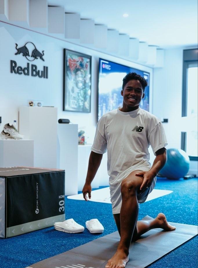 恩德里克还是走了，为了明年的世界杯，计划租借加盟里昂半年。还有机会，加油吧少年，