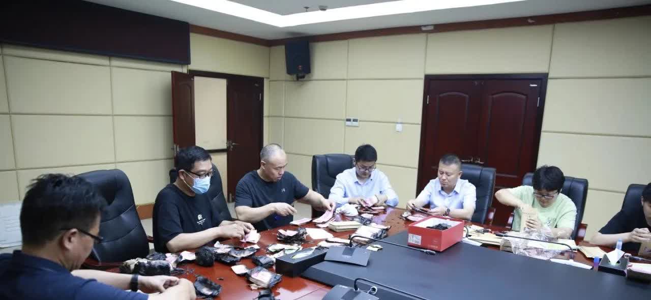 过个端午节损失上百万，这个端午太奢侈。
安徽亳州一居民端午节在家做饭不小心烧了