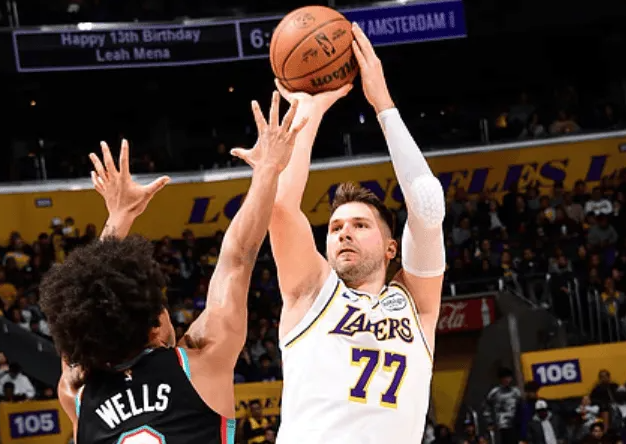 NBA常规赛湖人主场对阵灰熊的比赛已经结束。全场战罢，湖人以120-114战胜灰