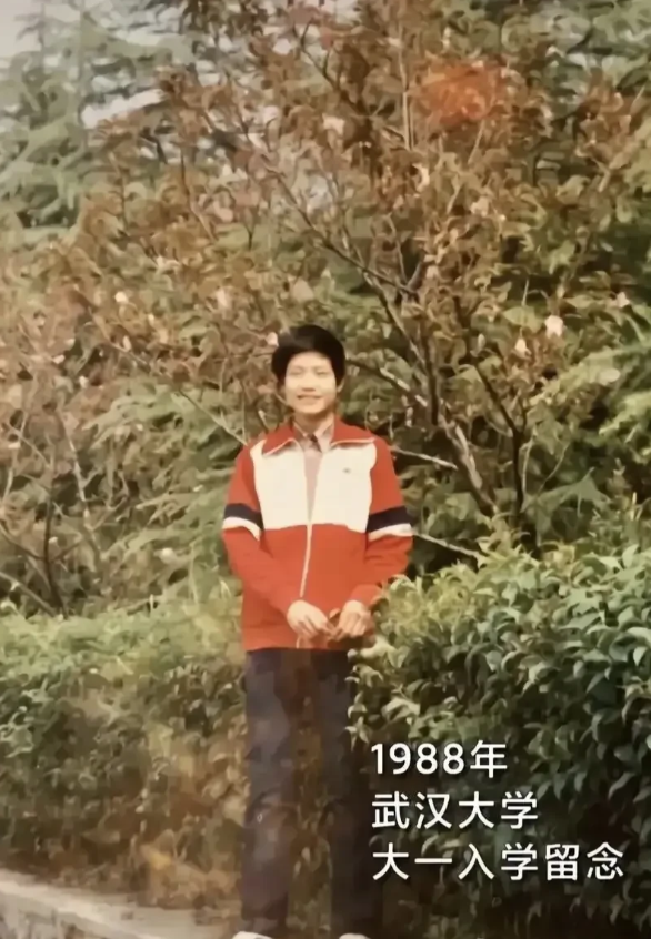 1987年高考，全国228万人报考，录取62万人. 录取率为27.2%，别说本科