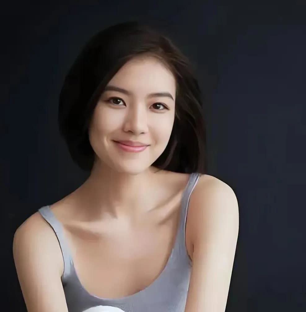 四川出美人！张雅玫凭环球小姐季军颜值封神，这才是真·天府女神