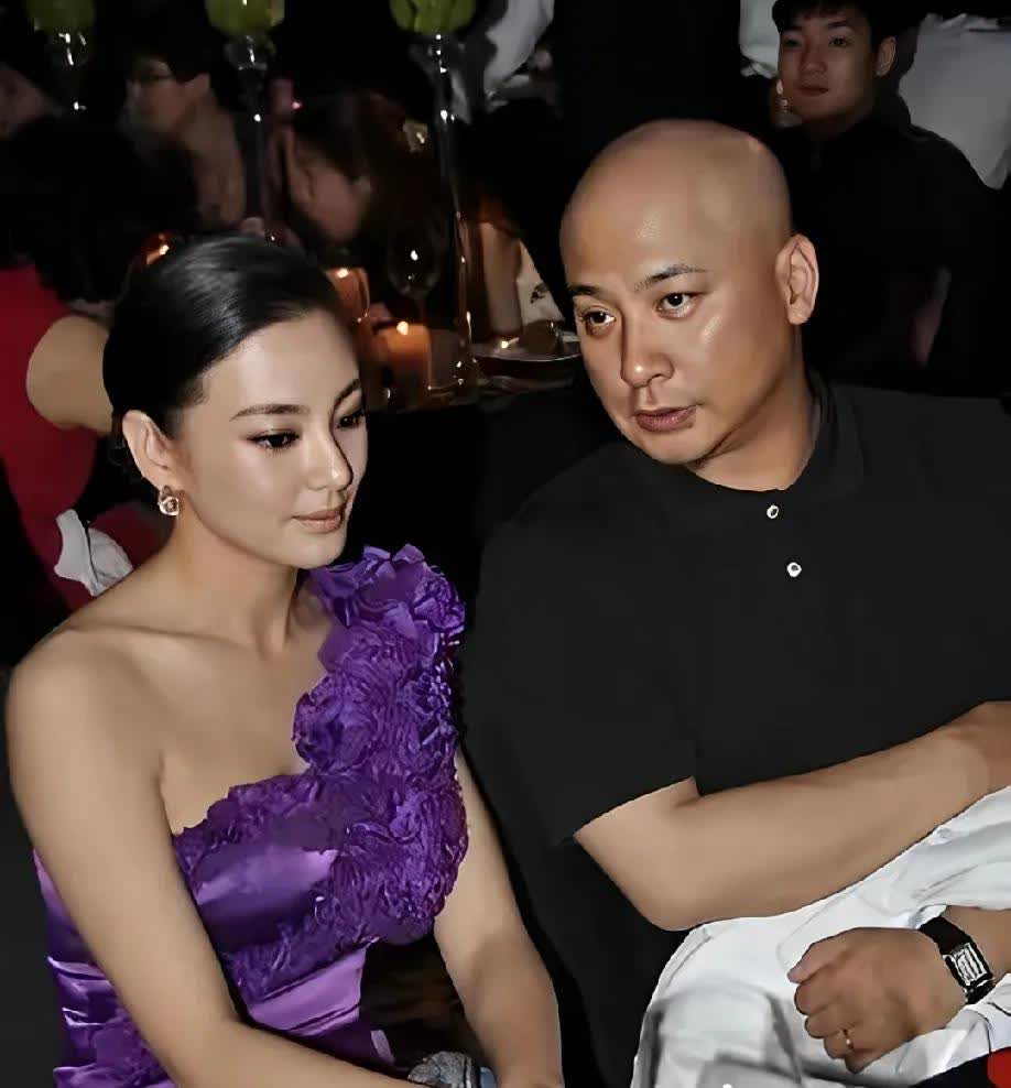 2011年娱乐圈那出“王全安夜宿张雨绮家”的狗血剧，把余男12年青春碾得稀碎！当