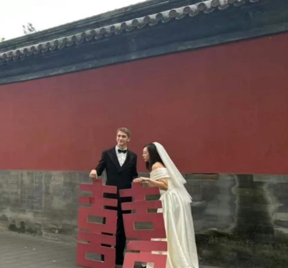 幸福的人最好看了，看来万远和安东的好事临近了！
中国大满贯之闲暇，万远和安东又在