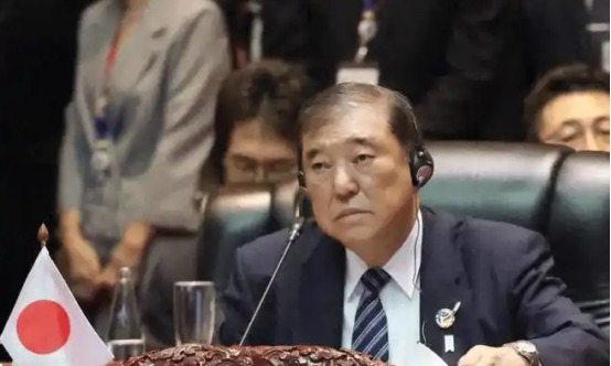 石破茂摆烂 日本首相支持率创新低











日本政坛大戏开演啦！石破