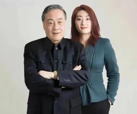 历史各个朝代的皇帝。后代的各种能人。地主资本家。各个国家的领导人。总统。什么马斯