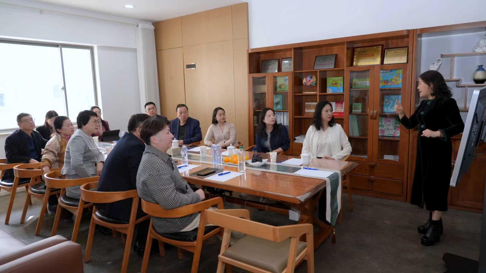 智启大脑，爱筑未来：刘奕酾教授的脑科学“共生”之路