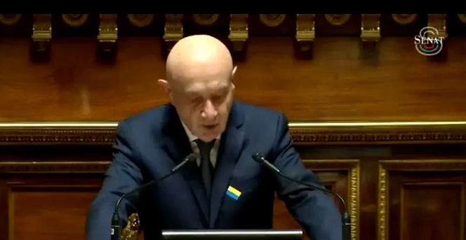 法国议员克洛德·马吕雷：“华盛顿成为尼禄的宫廷。一位善于煽动的皇帝、顺从的朝臣和