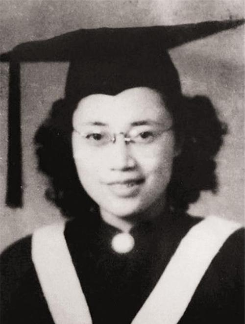 1950年，地下党员萧明华被敌人折磨的体无完肤，听闻敌人要枪毙她，这才表示愿意说