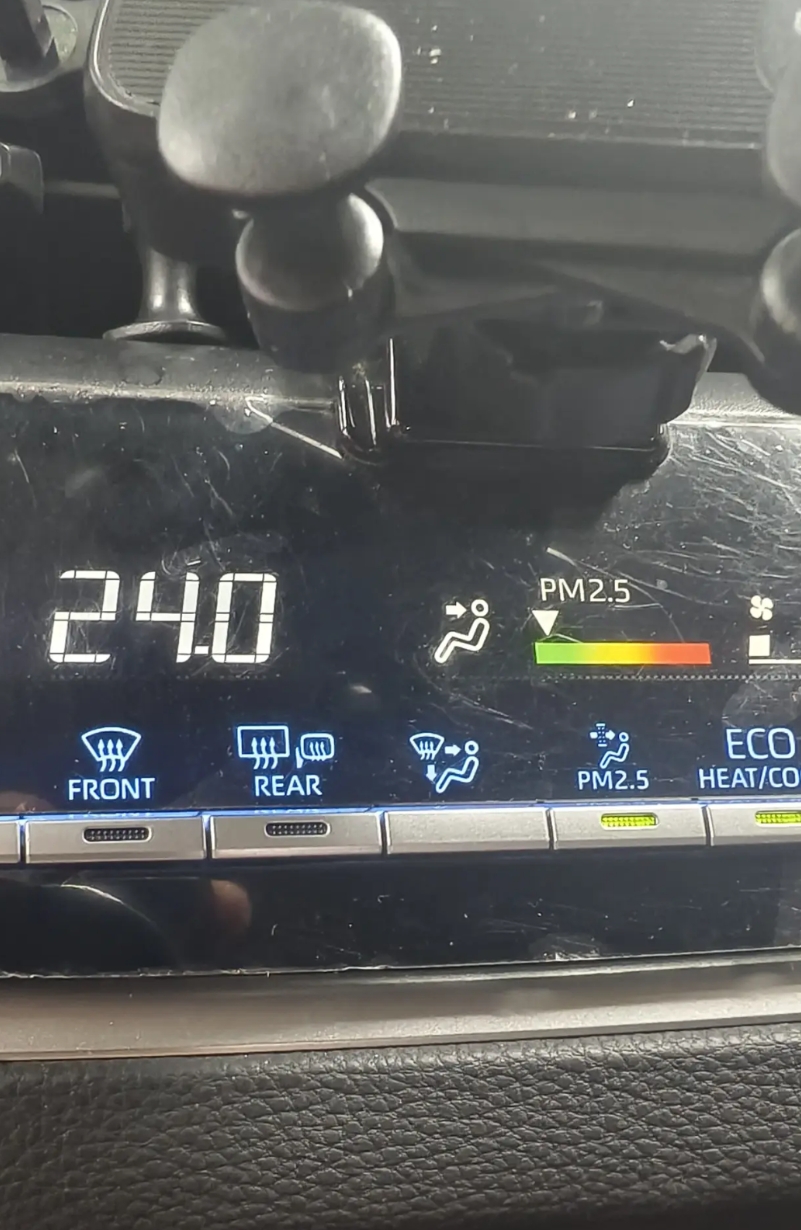 电车和油车汽车空调比拼！
开了电车在开油车，夏天感觉许多电车的空调是垃圾中的垃圾