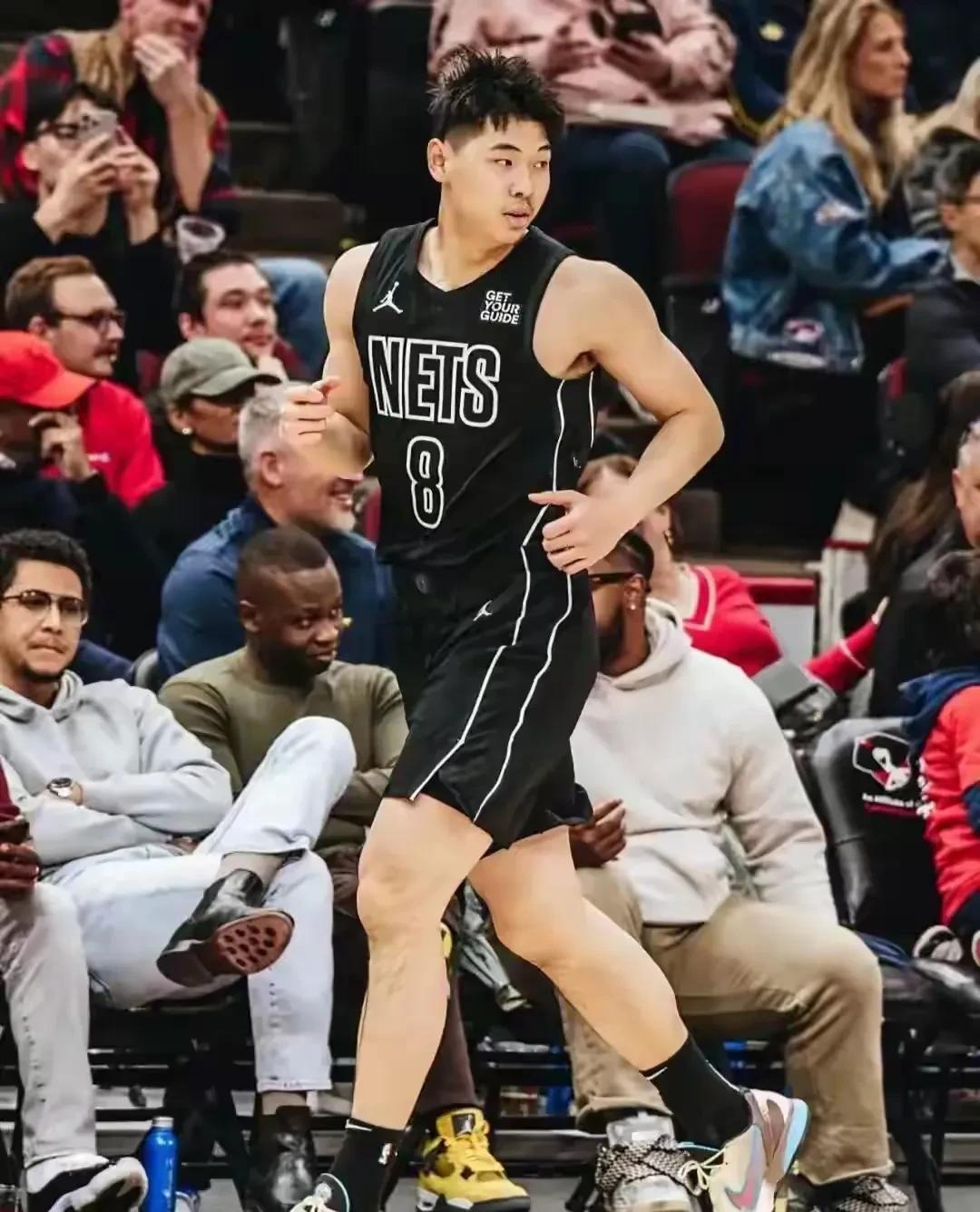 韧带撕裂八个月就被要求打比赛，这是NBA能干出的事！
近日，崔永熙接受采访透露了
