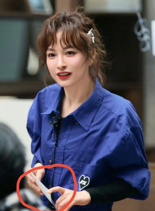 吴昕果然被我们低估了
她可是妥妥的小富婆呀
真没想到她在泰国竟然有8家餐厅，名下
