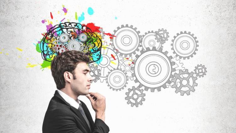 有人背后搞你？别急着翻脸！高手都用这3招，让他自己“出局”