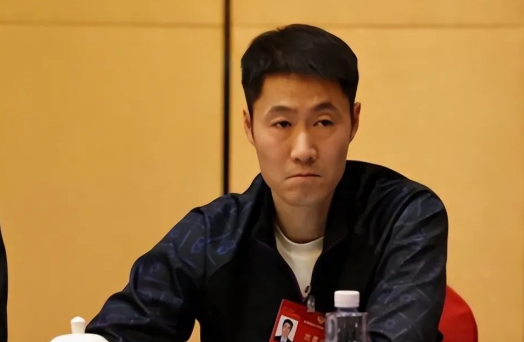 有个事，我一直不敢说，
王楚钦夺冠后，
现在最头疼的应该就是王励勤了。
这次世乒