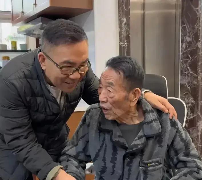 杨少华以前在节目中说，我有四个儿子，自己赚了钱，给几个儿子都买了房，都给他们用，