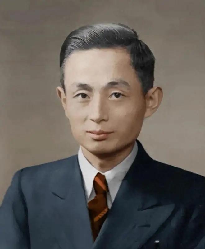 “测绘将军”吴忠性，是新中国测绘事业奠基人。早年在国外留学学习测绘技术，掌握先进