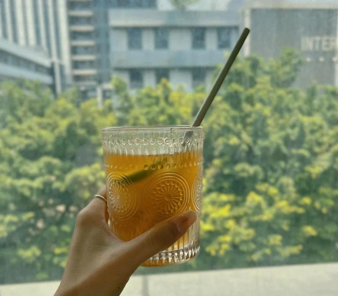 没有了美团优选，也不想选择多多买菜，因为觉得菜品又贵品质也不高，也不想去菜市场。
