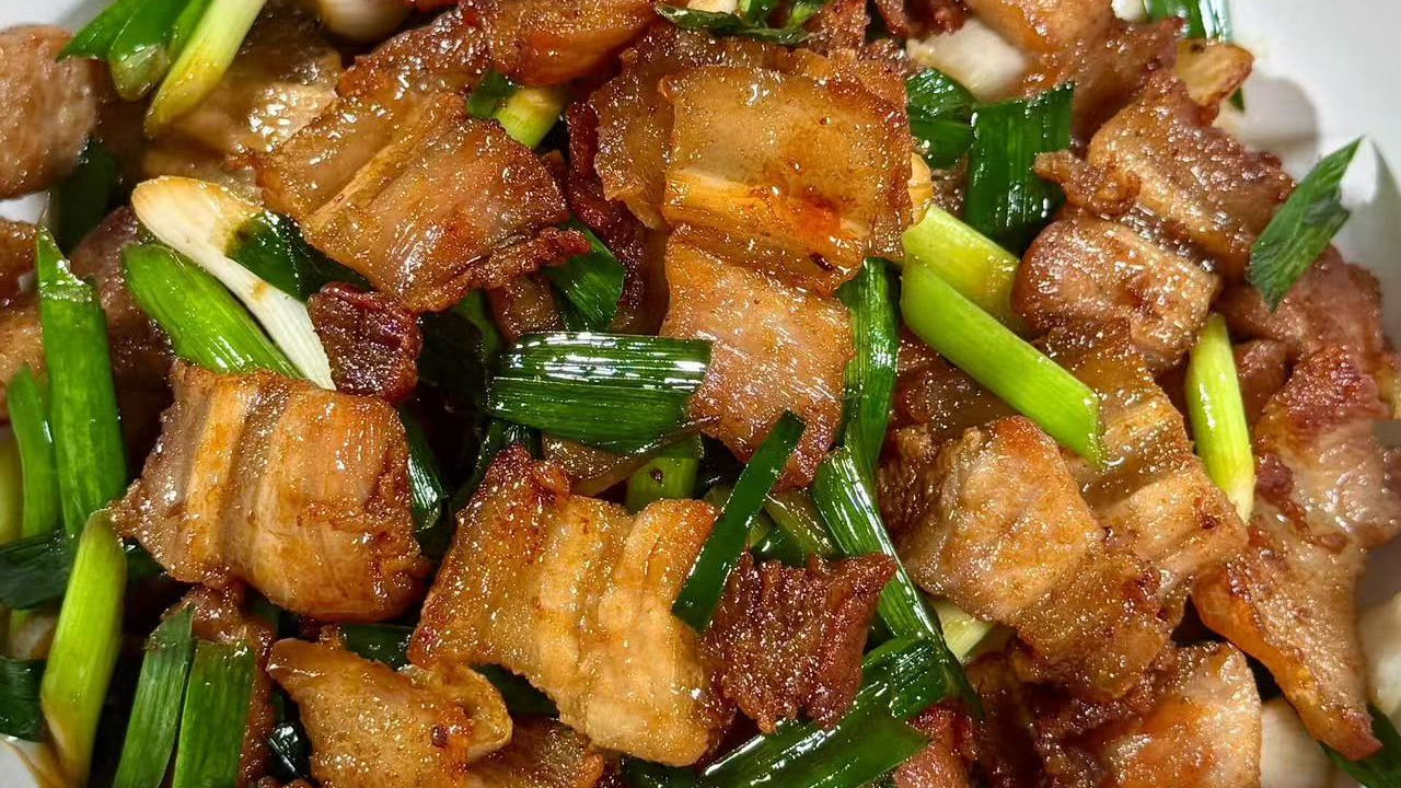 蒜苗五花肉：质朴食材碰撞出的诱人美味