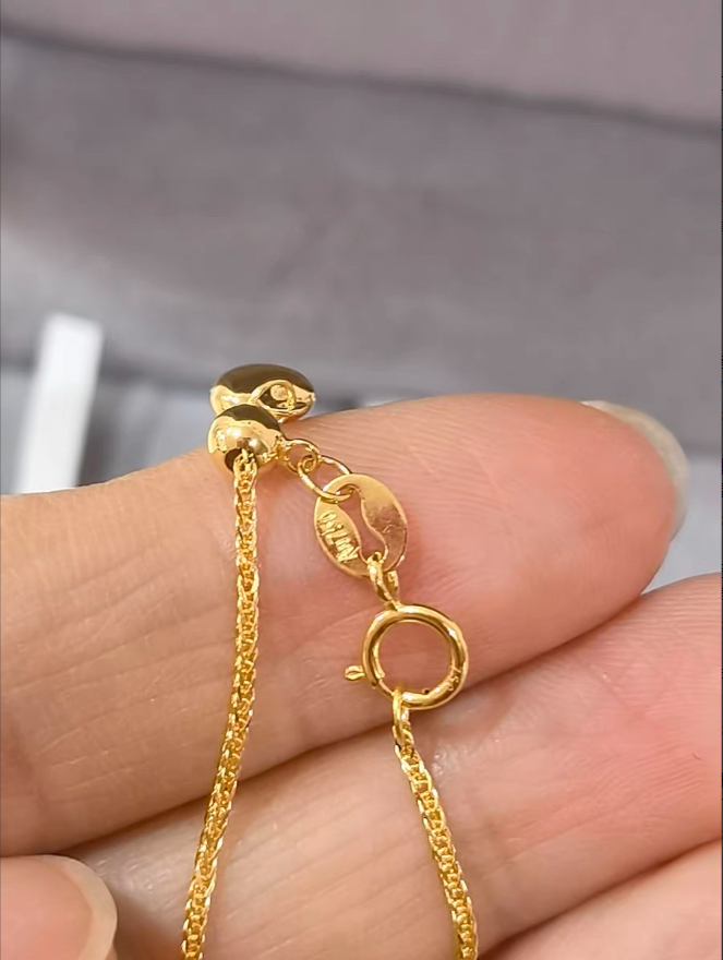 假一赔三，为什么商家还敢作假？

前段时间，一个朋友在网上买520礼物，一条18