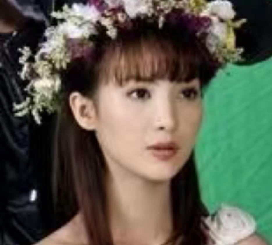快来考古早期的金晨
（还是早期好看