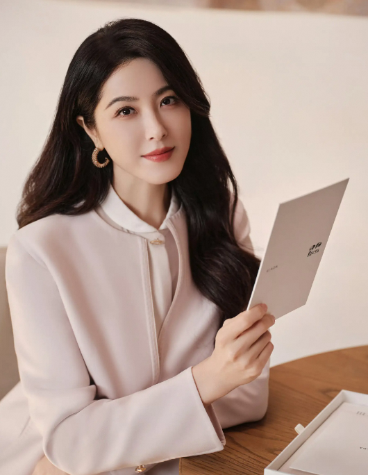 曾黎被指倒卖粉丝礼物反转 当事人道歉言论发布不当