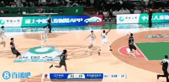 付豪，你到底在搞什么鬼！昨晚CBA比赛，辽宁男篮抢到后场球发动快攻，张镇麟传球如