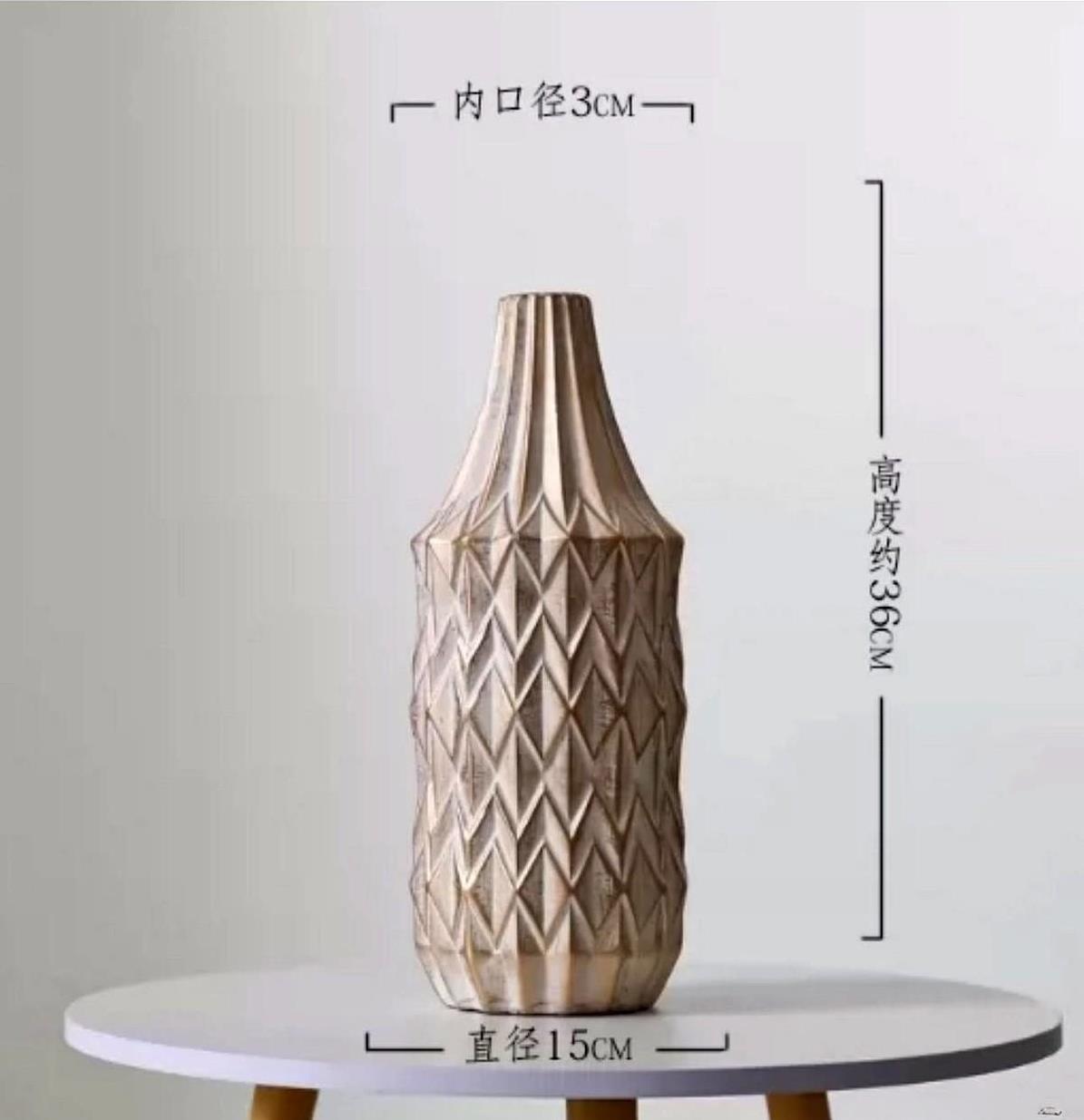 人的思维会有个惯性，需要及时提醒自己刹车才行。
之前总爱买网红零食囤家里，刷到直
