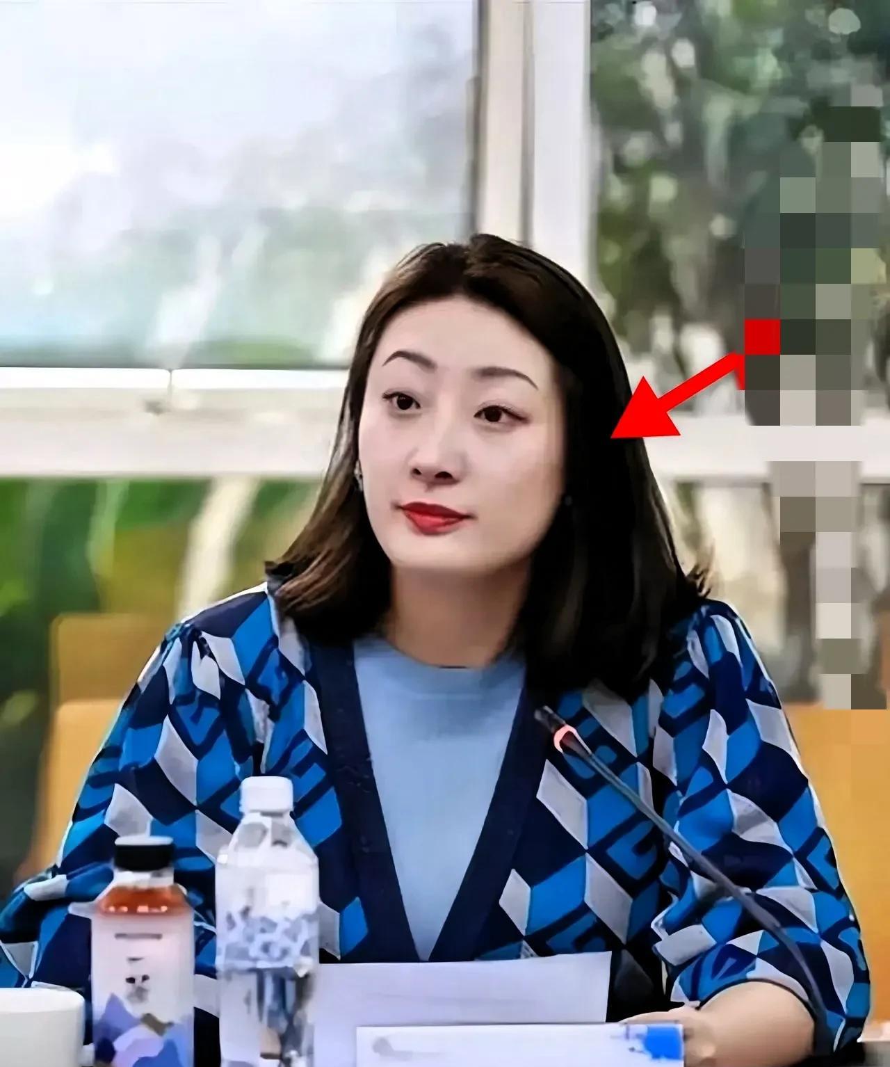 现在才发现！其实我们
都被宗大小姐的外表给骗了！
宗馥莉大公主这次不是和杜建英和