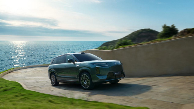 腾势 N8L 上市：29.98 万起的大六座 SUV，重构家庭豪华出行体验