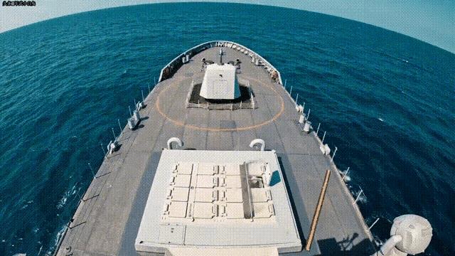 土耳其护卫舰发射舰空导弹，准确击中无人靶机。
近些年来，土耳其在战斗机、护卫舰甚